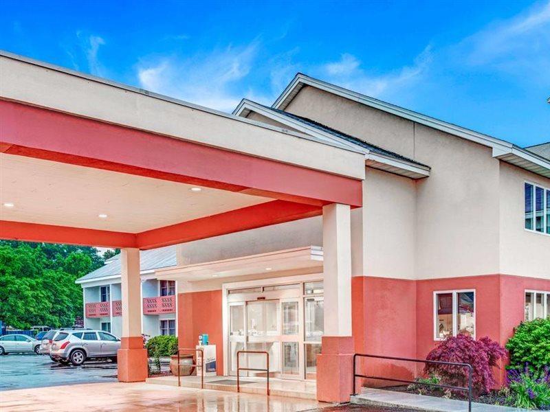 Days Hotel By Wyndham Methuen Ma Conference Center Bagian luar foto